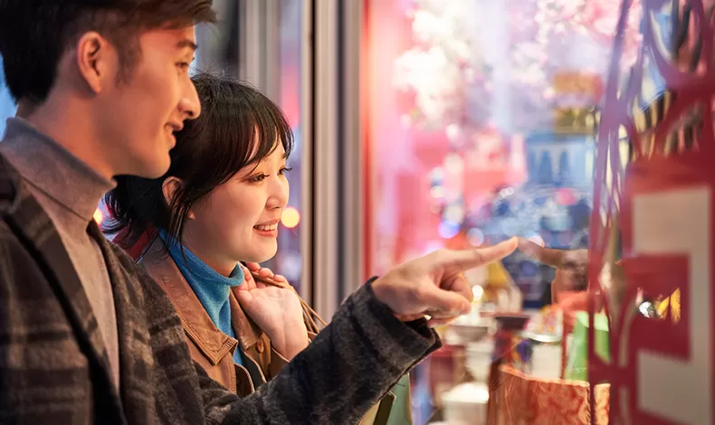 young couple holiday shopping